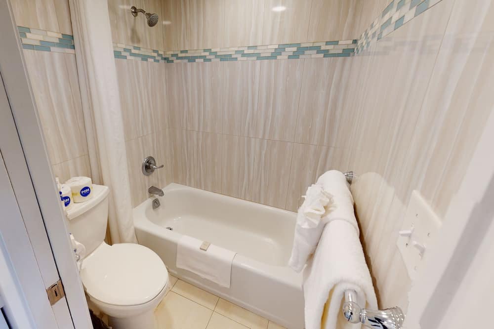 Photo of Bedroom in Waikiki
