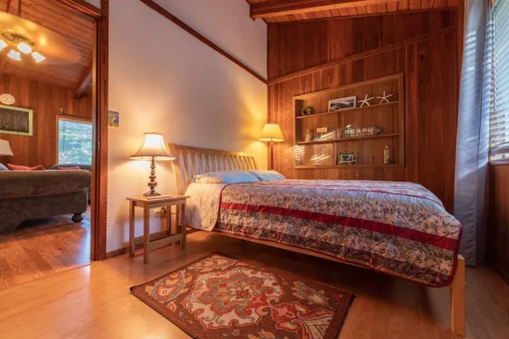 Photo of Bedroom in Mokuleia