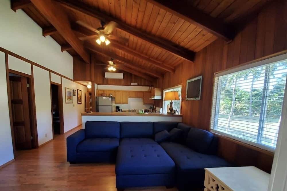 Photo of Livingroom in Mokuleia