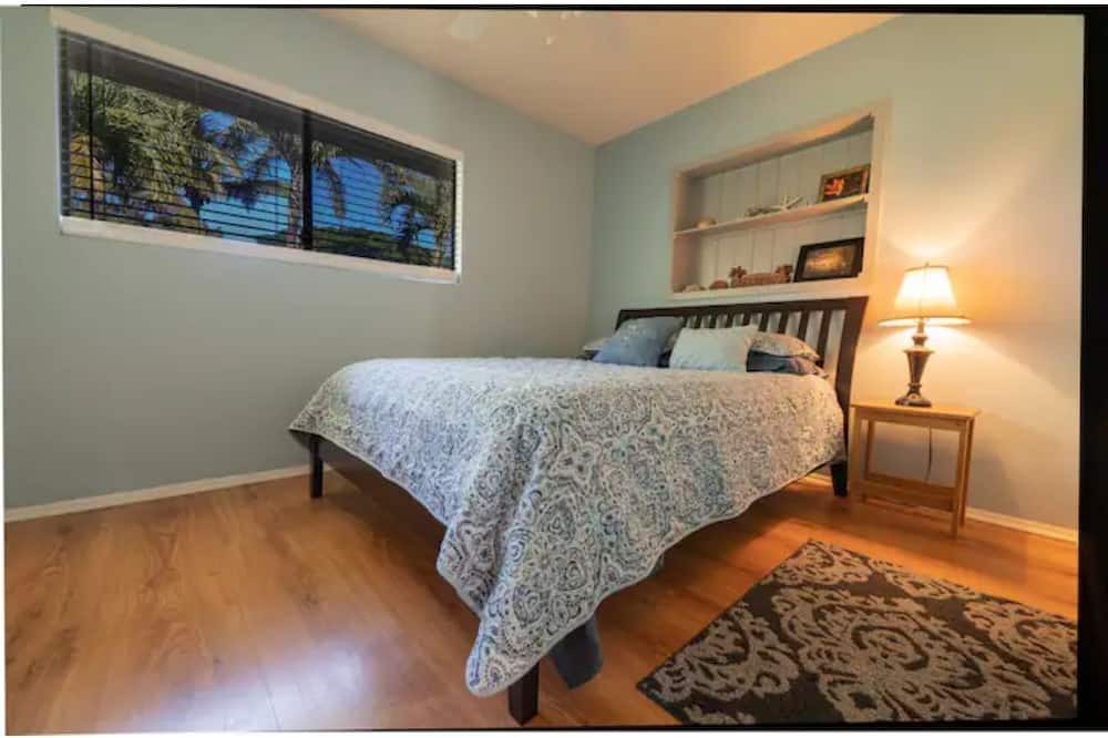 Photo of Bedroom in Mokuleia