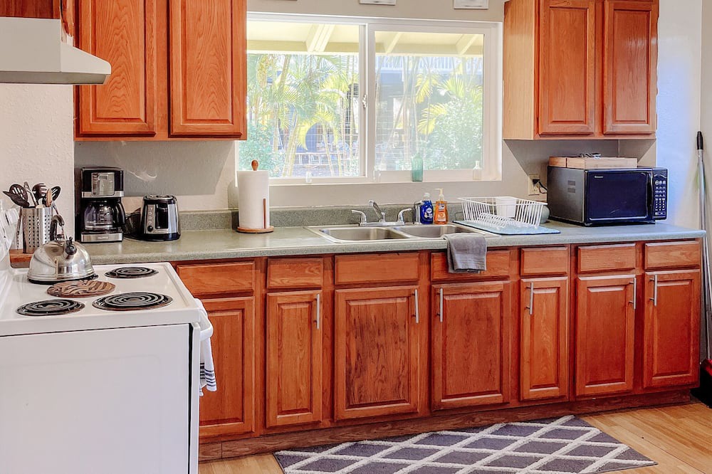 Photo of Kitchen in Mokuleia