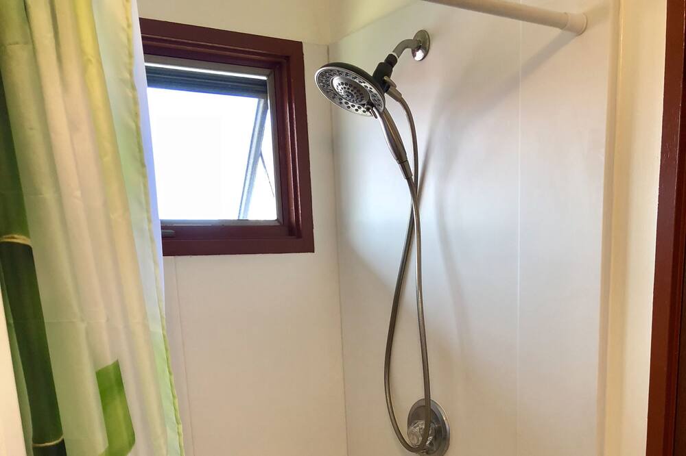 Photo of Bathroom in Tantalus