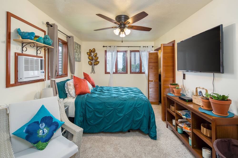 Photo of Bedroom in Tantalus