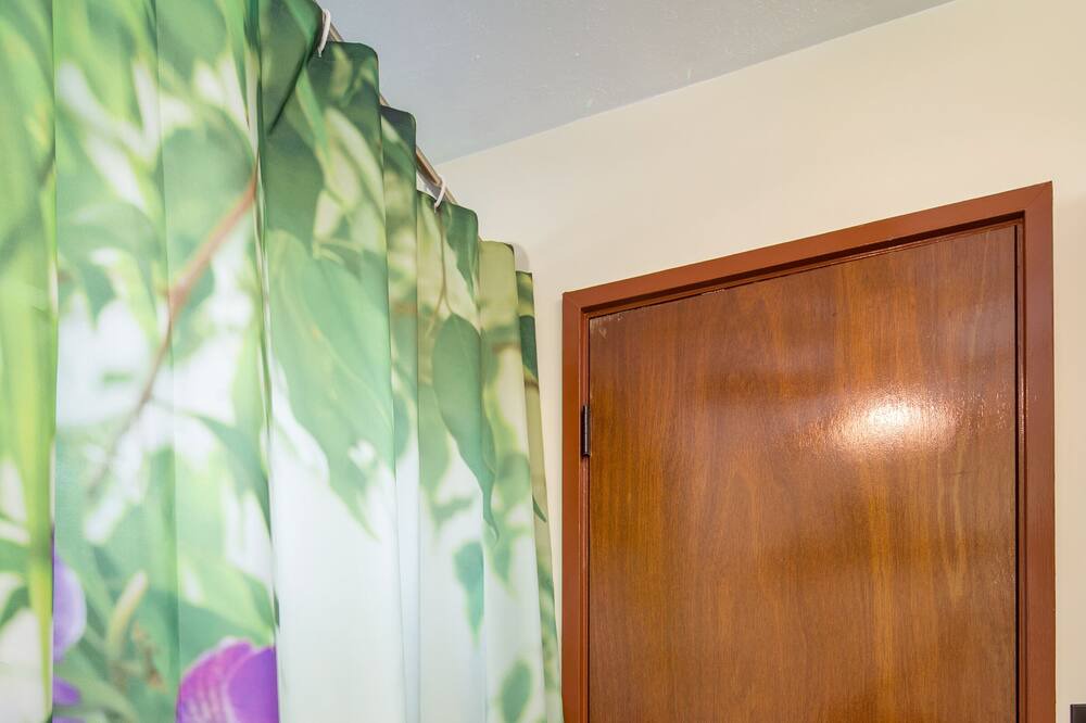 Photo of Bedroom in Tantalus