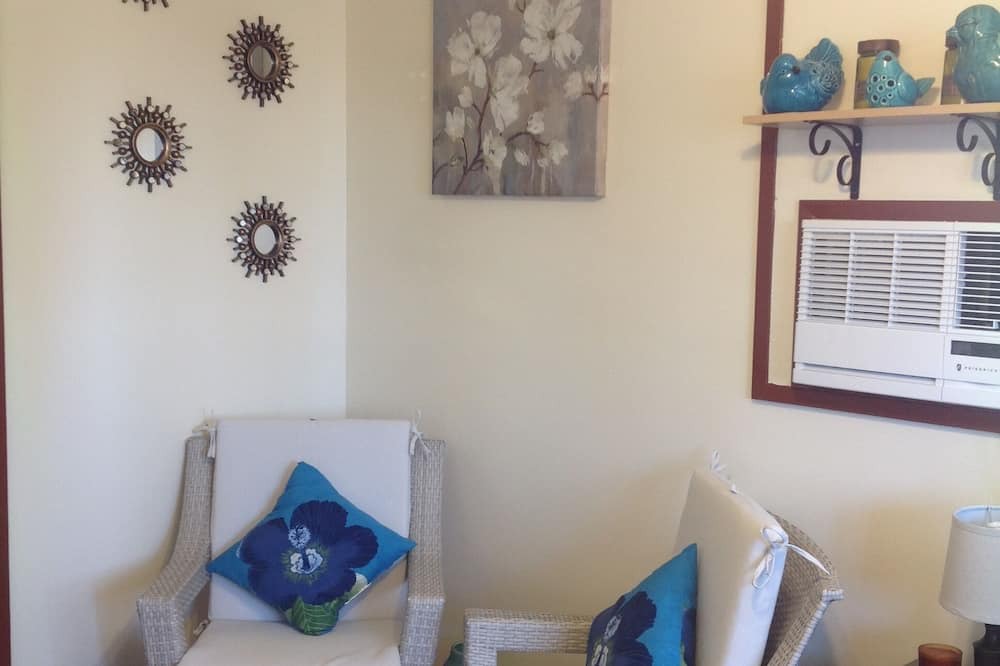 Photo of Livingroom in Tantalus
