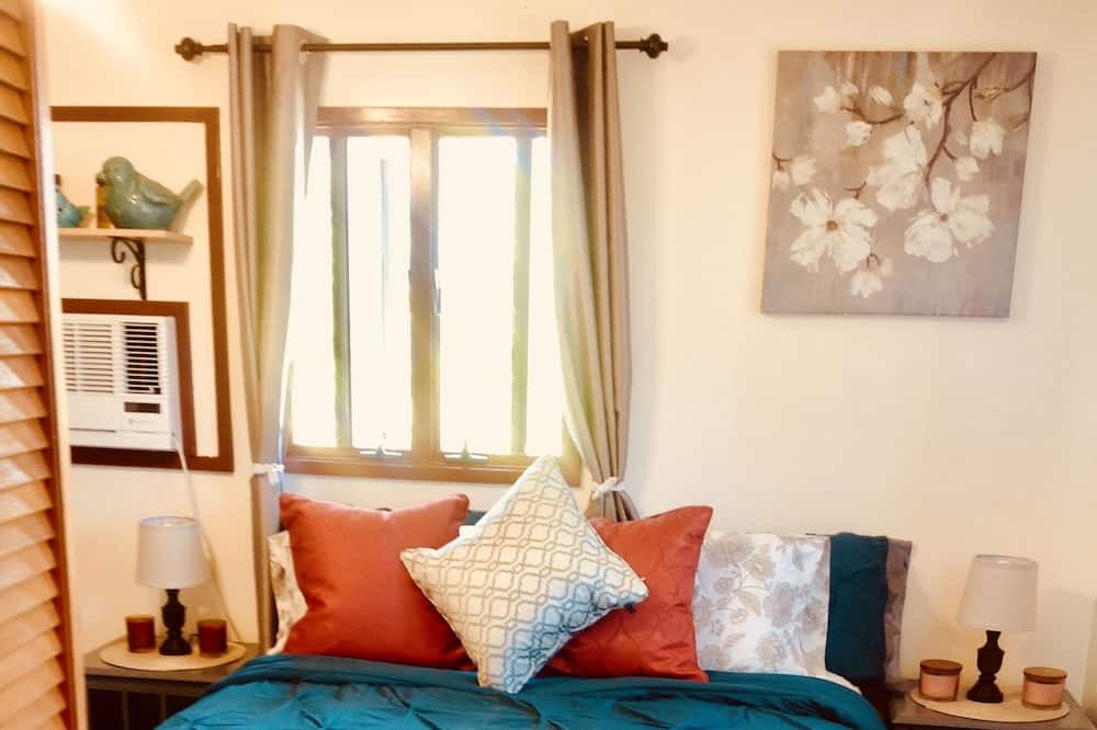Photo of Bedroom in Tantalus