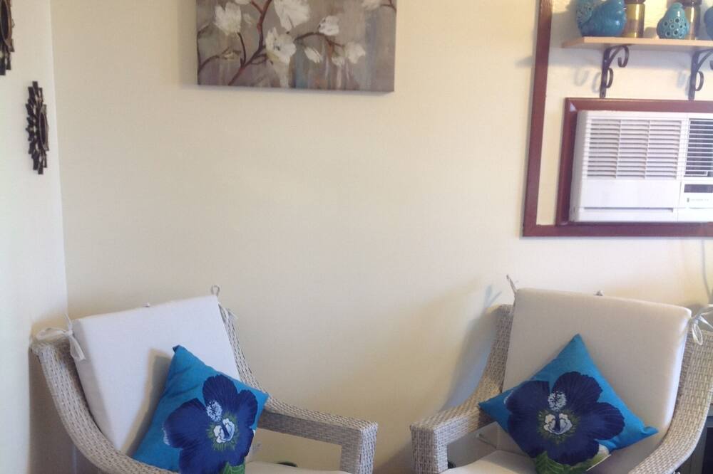 Photo of Livingroom in Tantalus