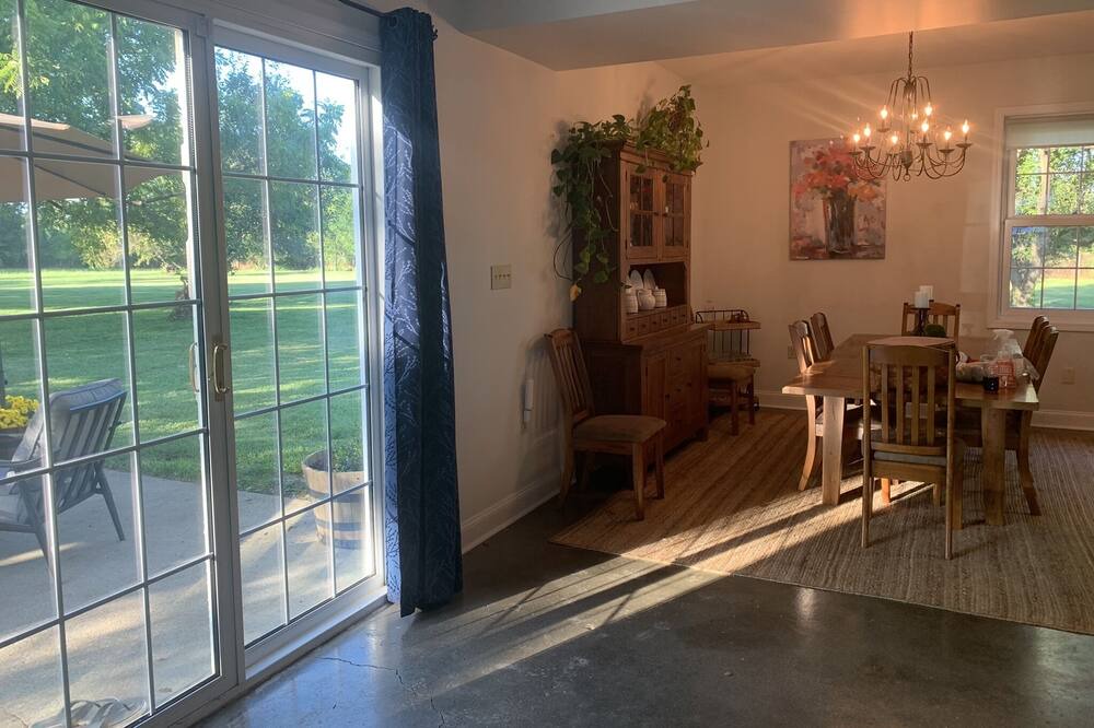 Photo of Livingroom in Lexington