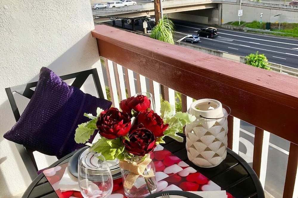 Photo of Patio Balcony in Tantalus