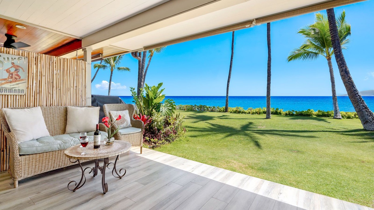 Photo of Patio Balcony in Downtown Lahaina