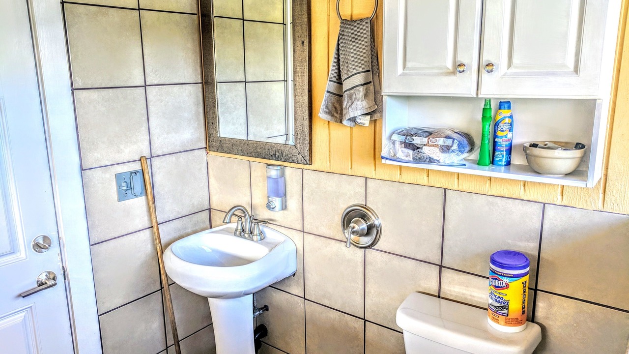 Photo of Bathroom in Pepeekeo