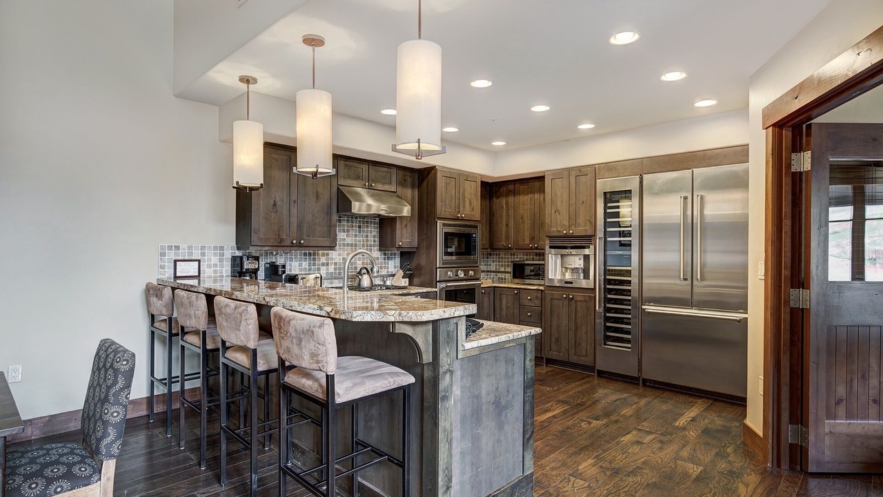 Photo of Kitchen in Peak 8