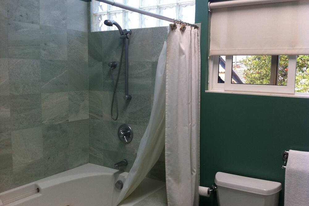 Photo of Bathroom in Pupukea
