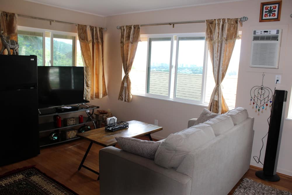 Photo of Bedroom in Manoa