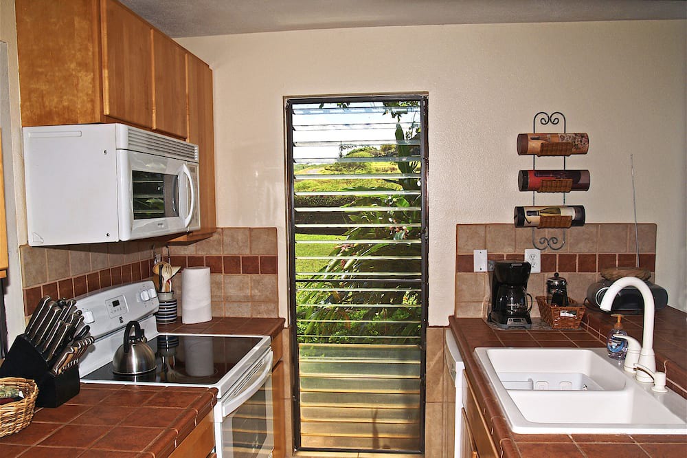 Photo of Kitchen in Maunaloa
