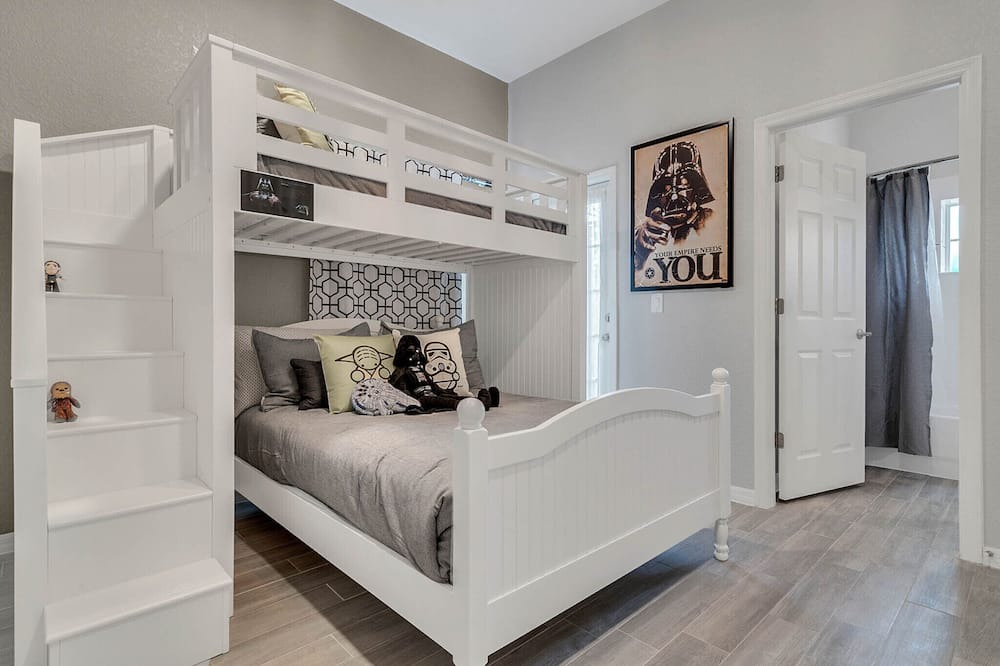 Photo of Bedroom in Bahama Bay