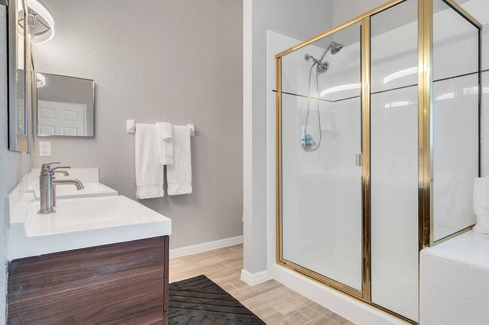Photo of Bathroom in Bahama Bay