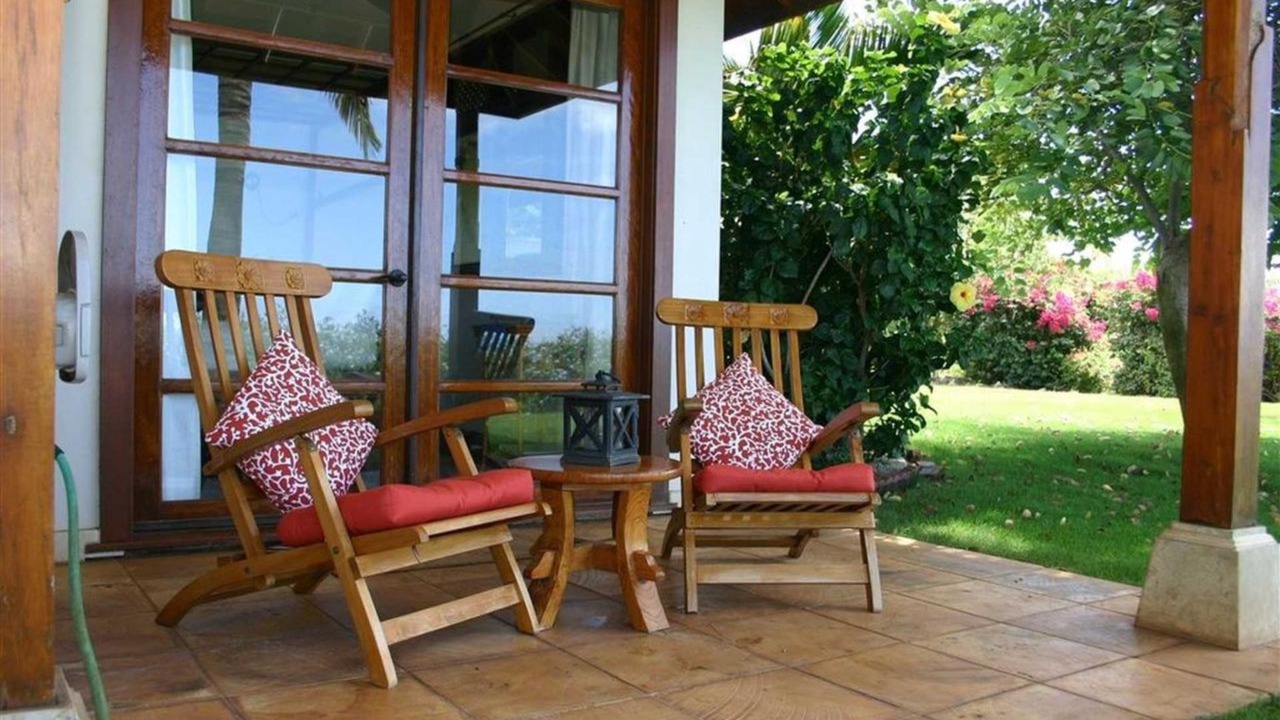 Photo of Bedroom in Historic Lahaina Front Street
