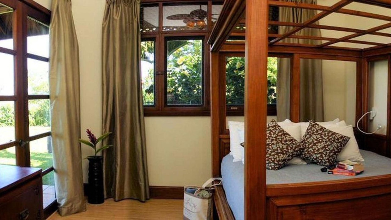 Photo of Bedroom in Historic Lahaina Front Street