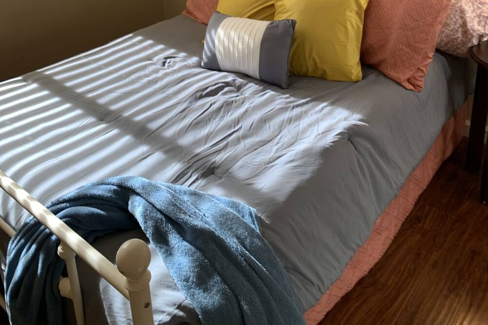 Photo of Bedroom in Enterprise