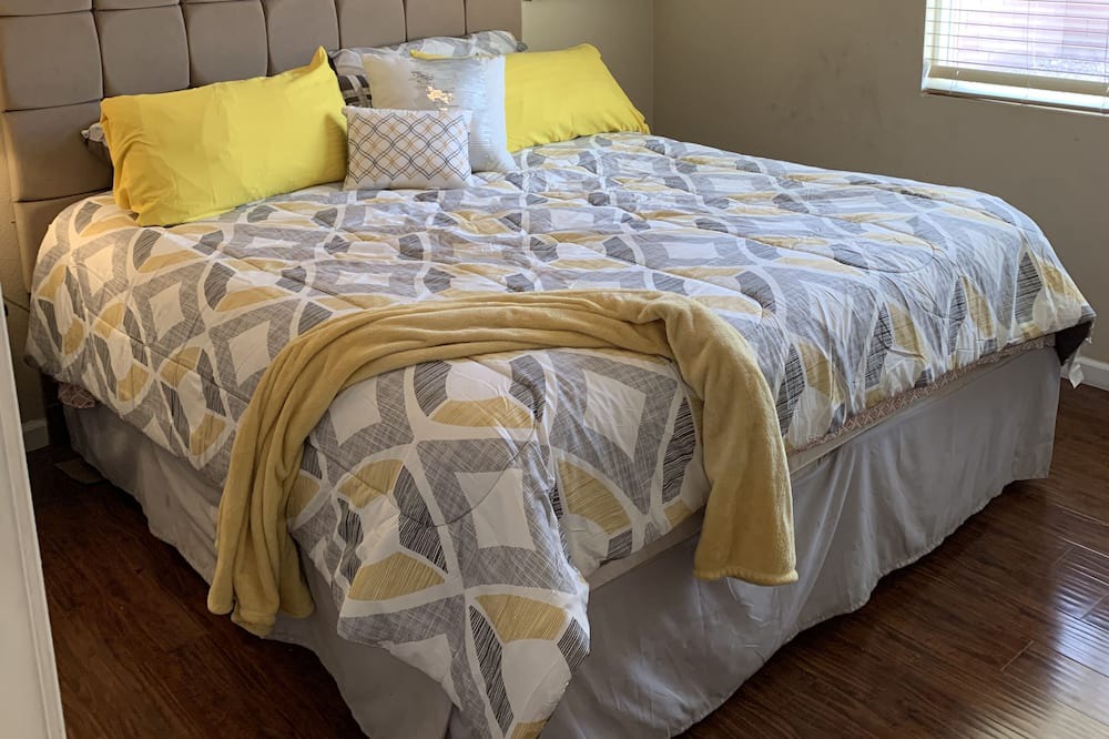 Photo of Bedroom in Enterprise