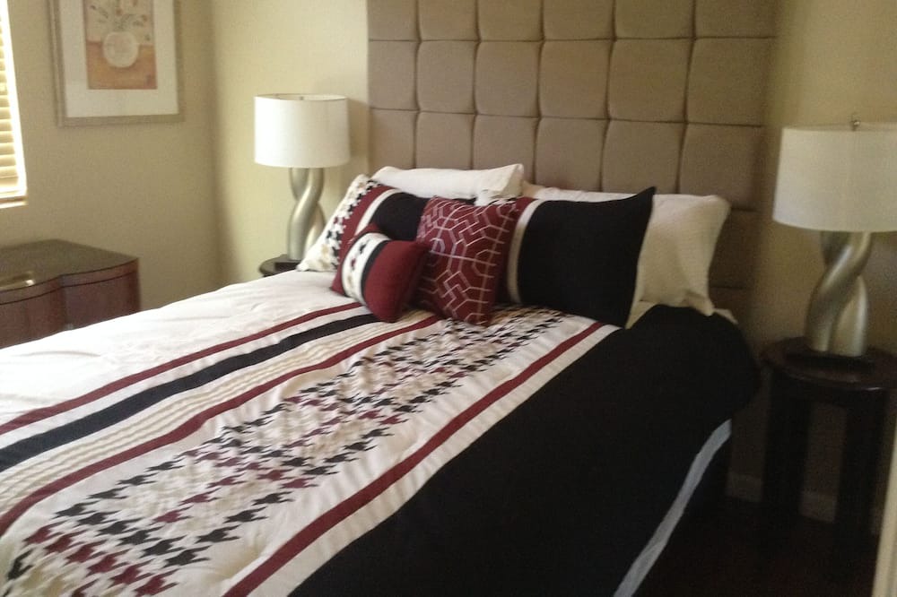 Photo of Bedroom in Enterprise