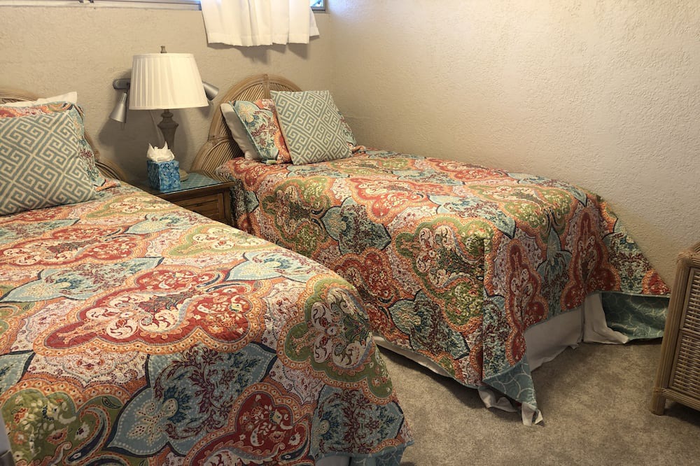 Photo of Bedroom in Puako