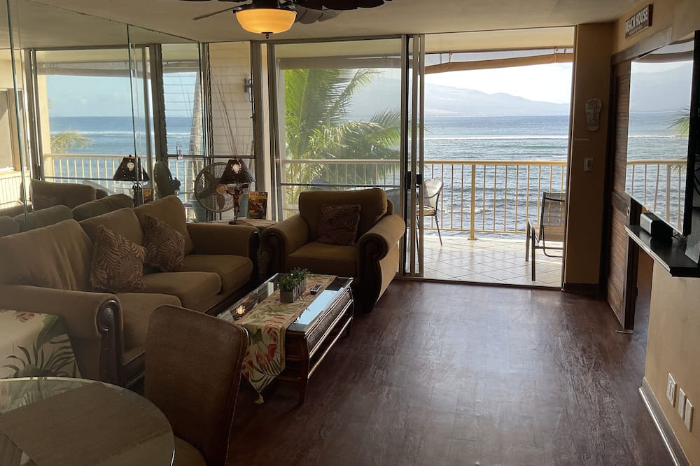 Photo of Livingroom in Maalaea