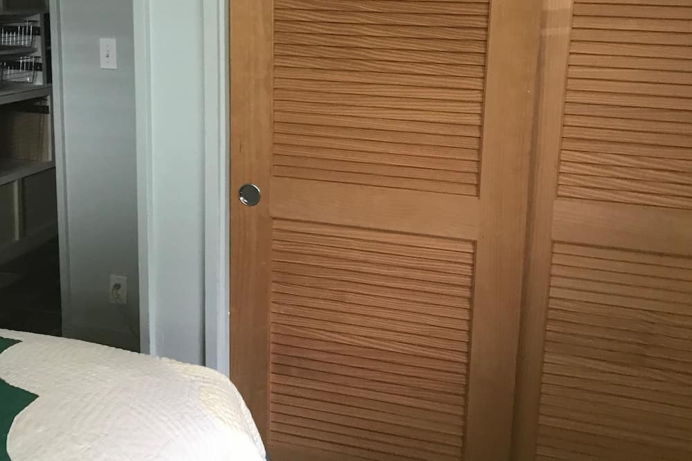 Photo of Bedroom in Lanikai