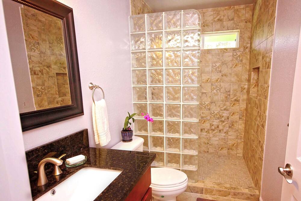 Photo of Bathroom in Keaau