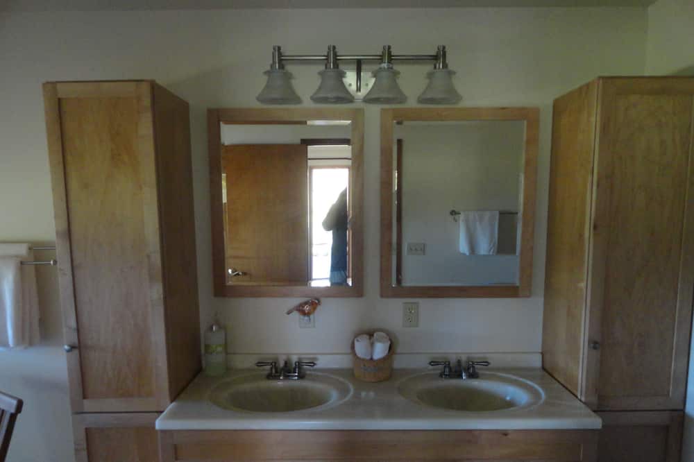 Photo of Bathroom in Mountain View