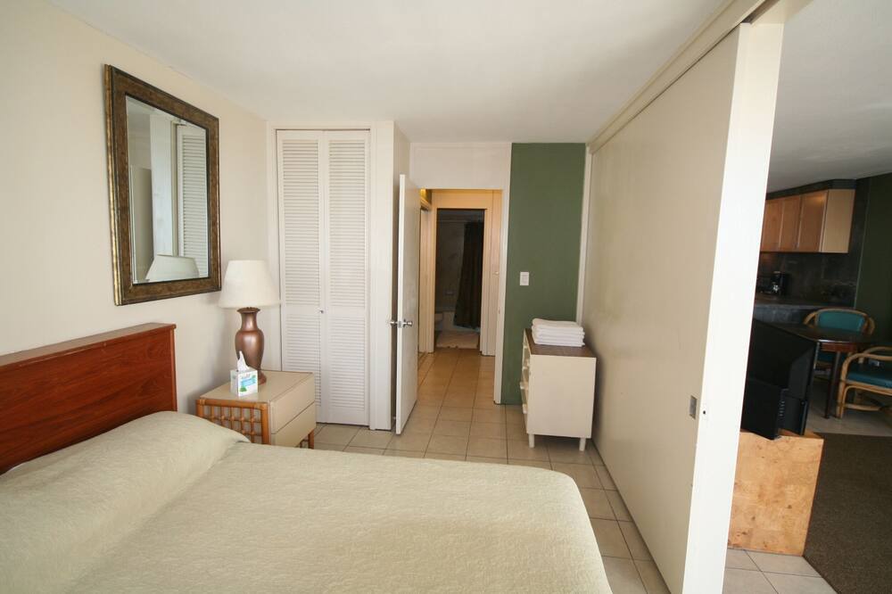 Photo of Bedroom in Waikiki