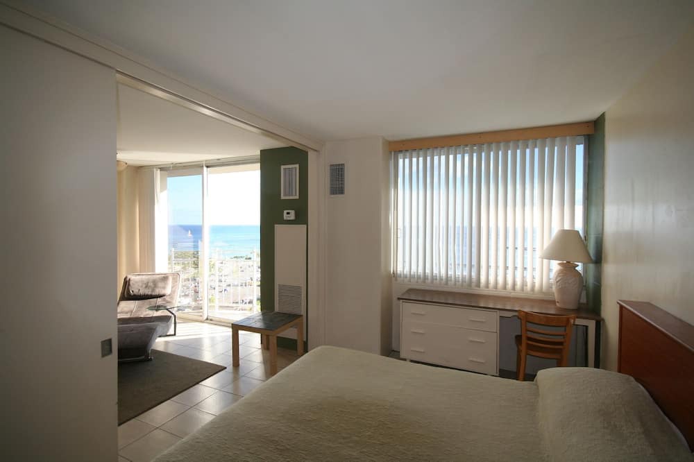 Photo of Bedroom in Waikiki