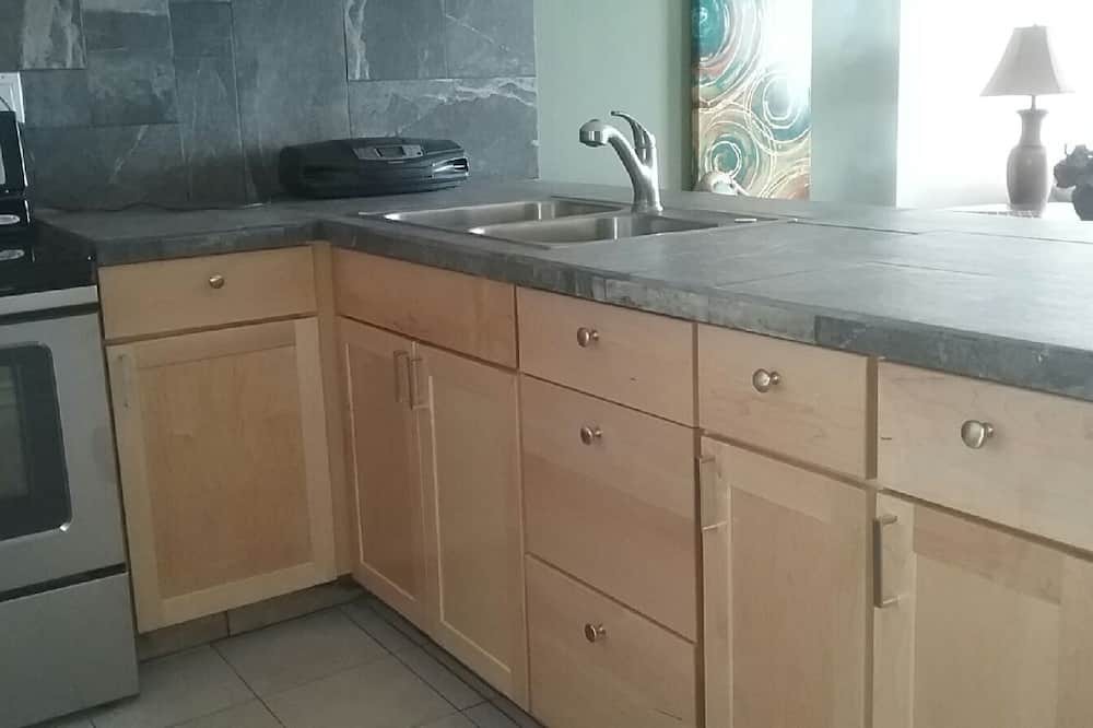 Photo of Kitchen in Waikiki