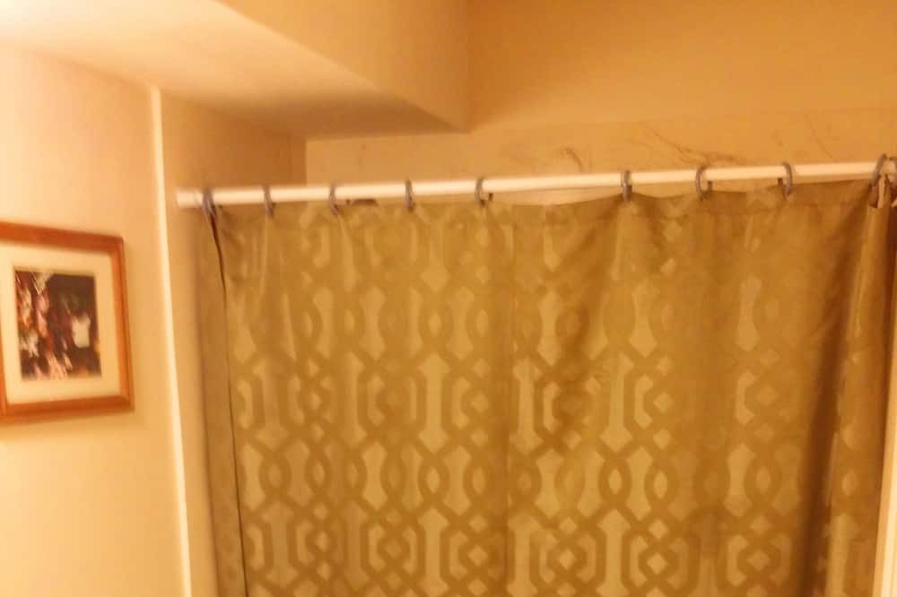 Photo of Bathroom in Waikiki