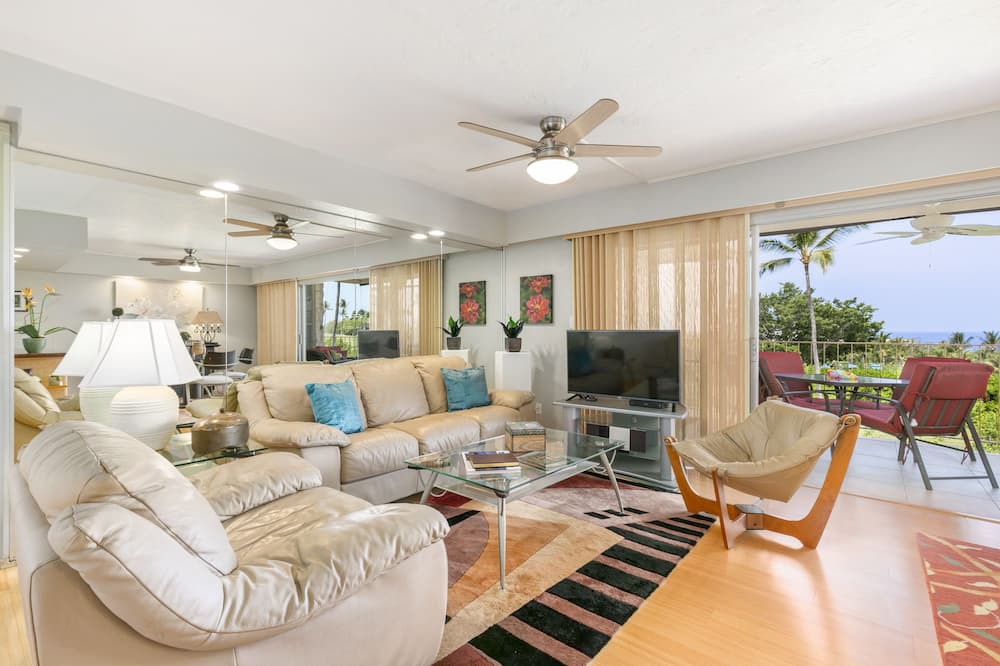 Photo of Livingroom in Keauhou
