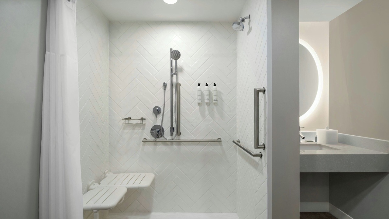 Photo of Bathroom in Central Newport News