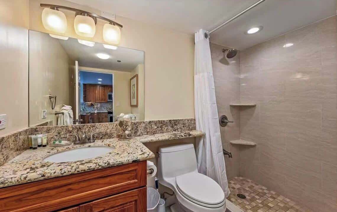Photo of Bathroom in Waikiki