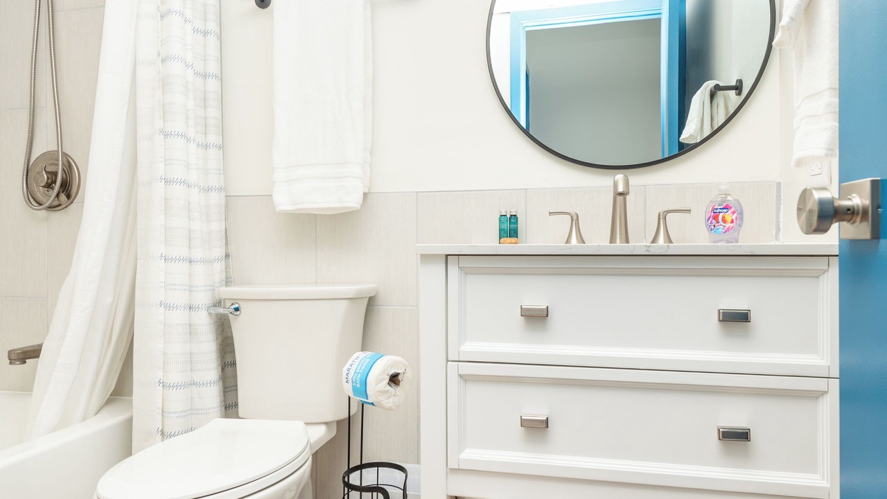 Photo of Bathroom in McCully - Moiliili