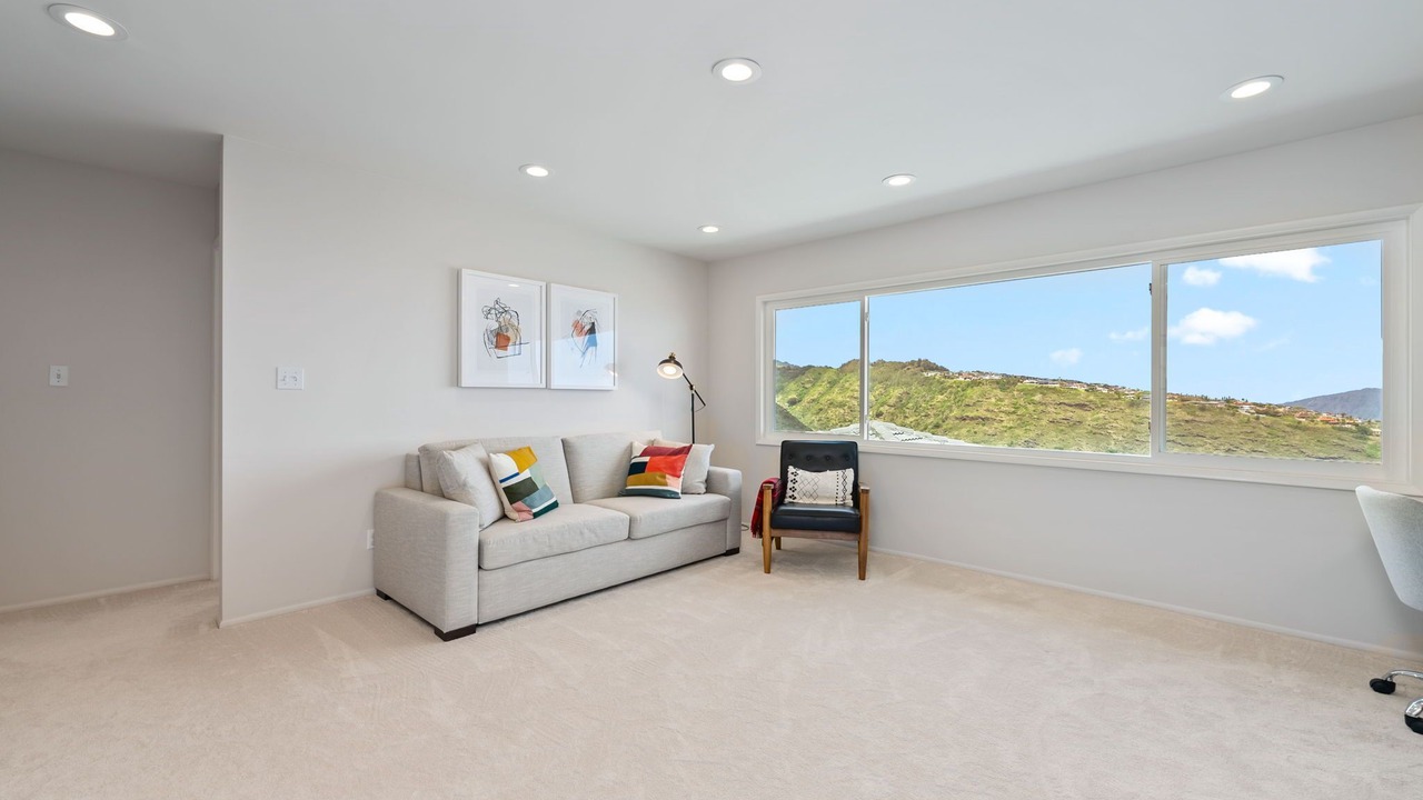 Photo of Livingroom in Kuliouou - Kalani Iki