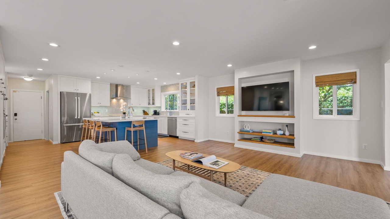 Photo of Livingroom in Kuliouou - Kalani Iki