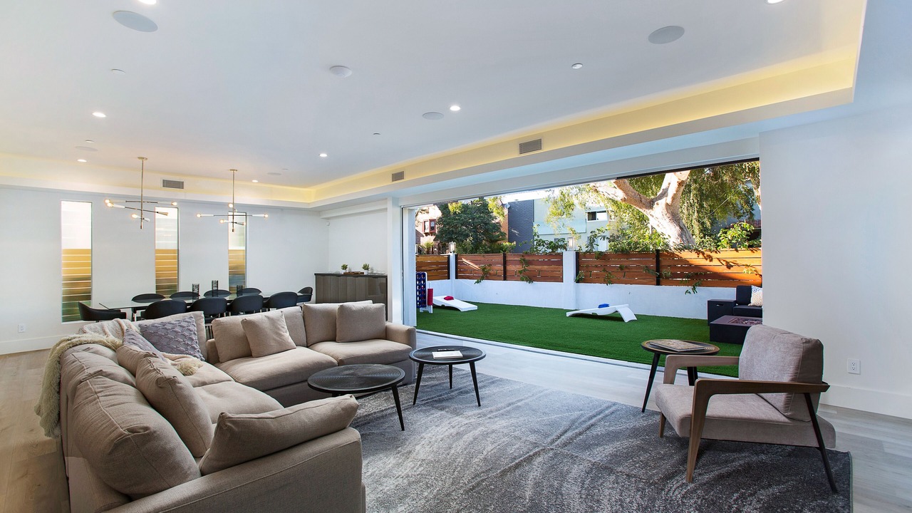 Photo of Livingroom in Pico - Robertson