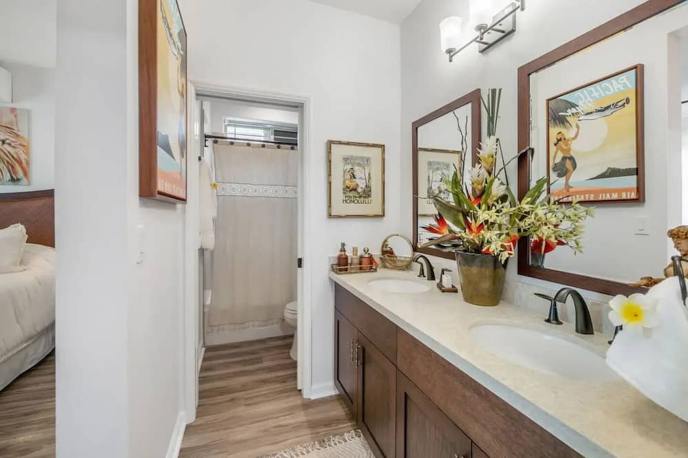 Photo of Bathroom in Makaha Valley