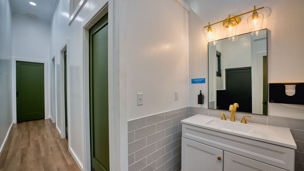 Photo of Bathroom in Hilo