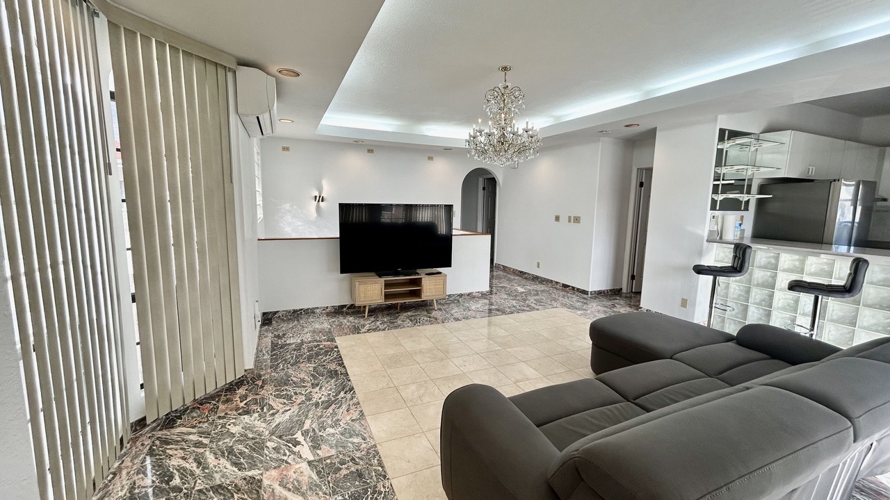 Photo of Livingroom in Manoa