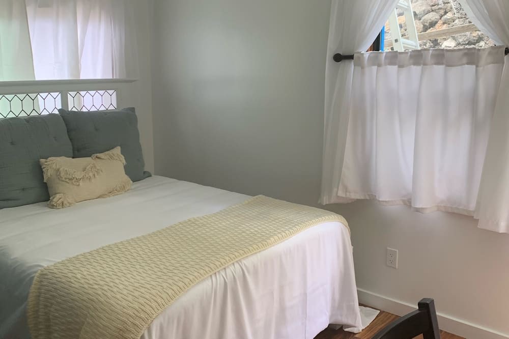 Photo of Bedroom in Kona Palisades