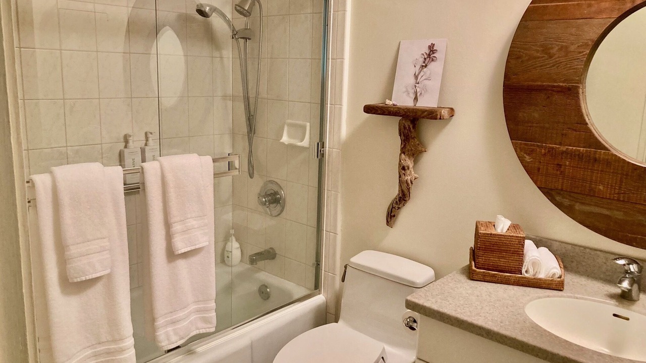 Photo of Bathroom in Kahala