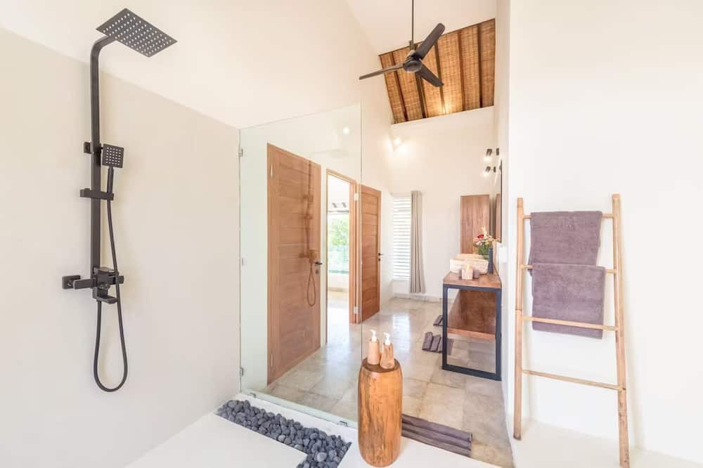 Photo of Bathroom in Kaneohe