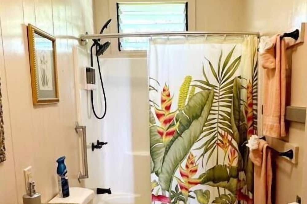Photo of Bathroom in Kapaau