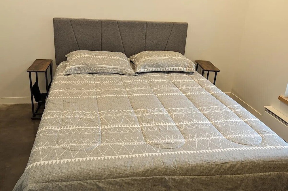 Photo of Bedroom in New Vineyard